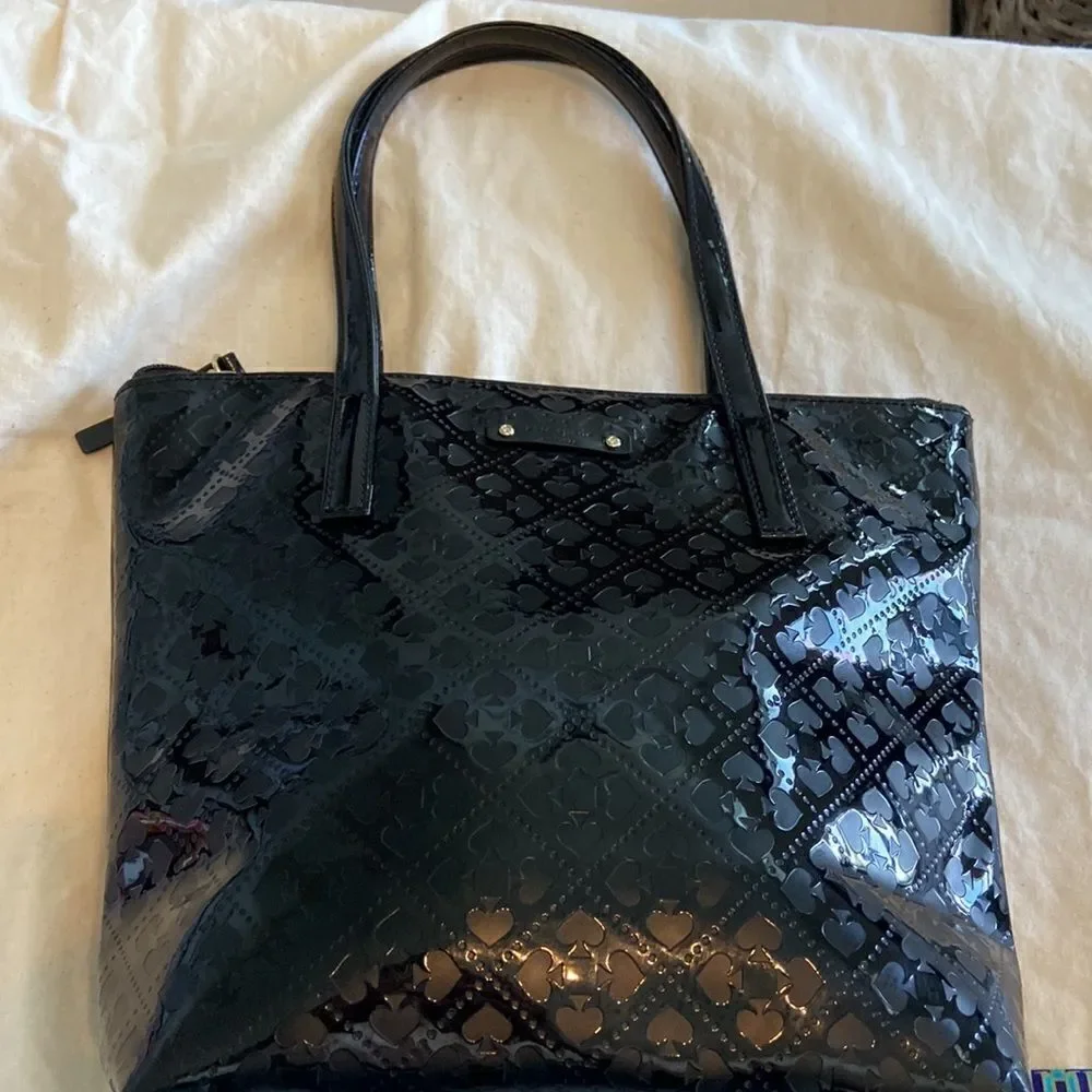 Kate Spade NWOT small tote Vinyl material zipper closure Black hearts designs